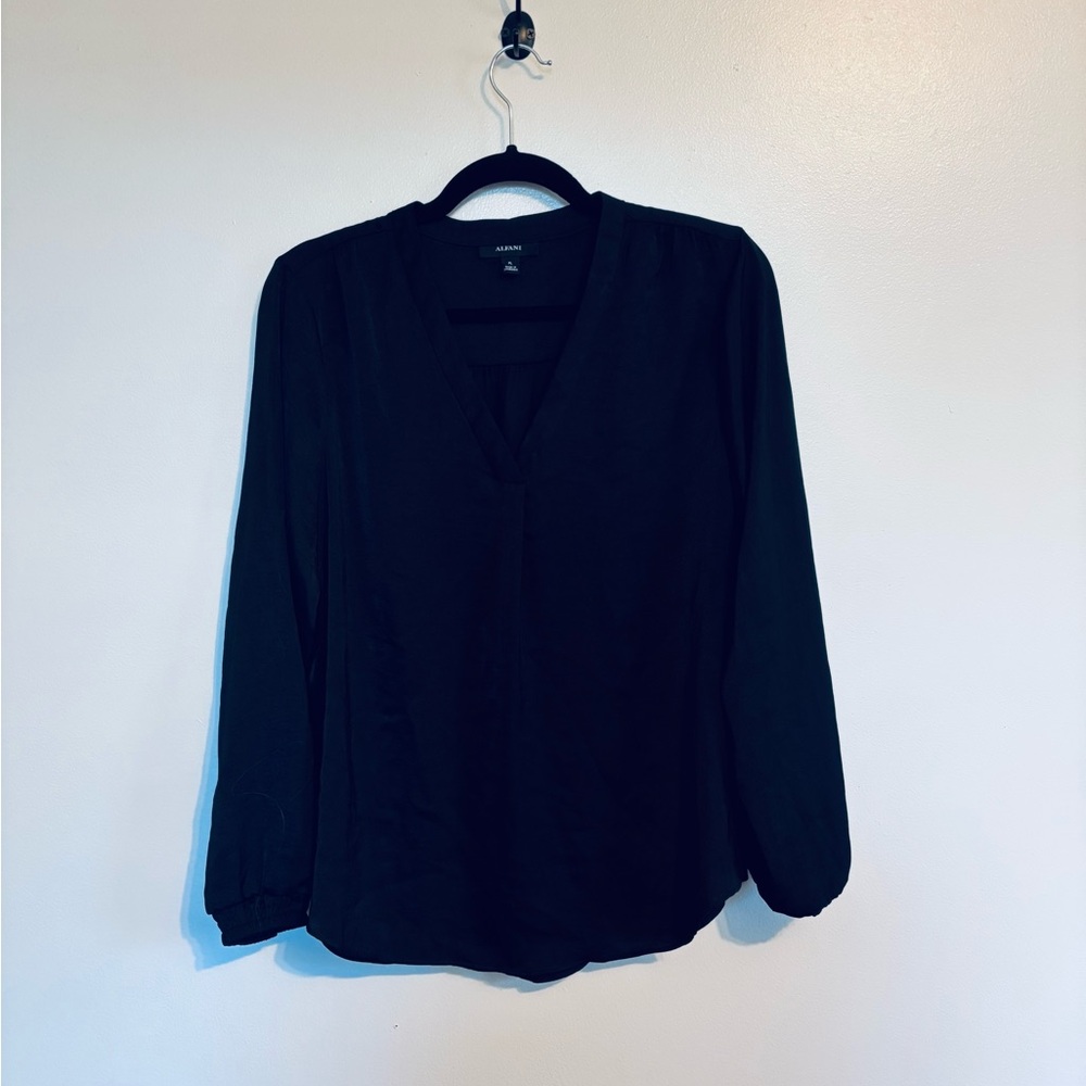 Alfani black long sleeve blouse v neck with elastic cuffs size petite xl